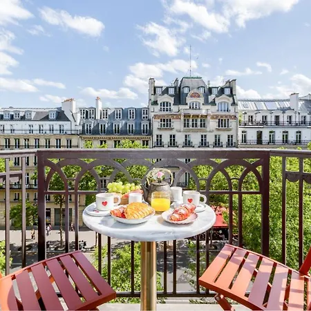 Appartement Beautiful Balcony - Near Place Vendome & Opera Parijs